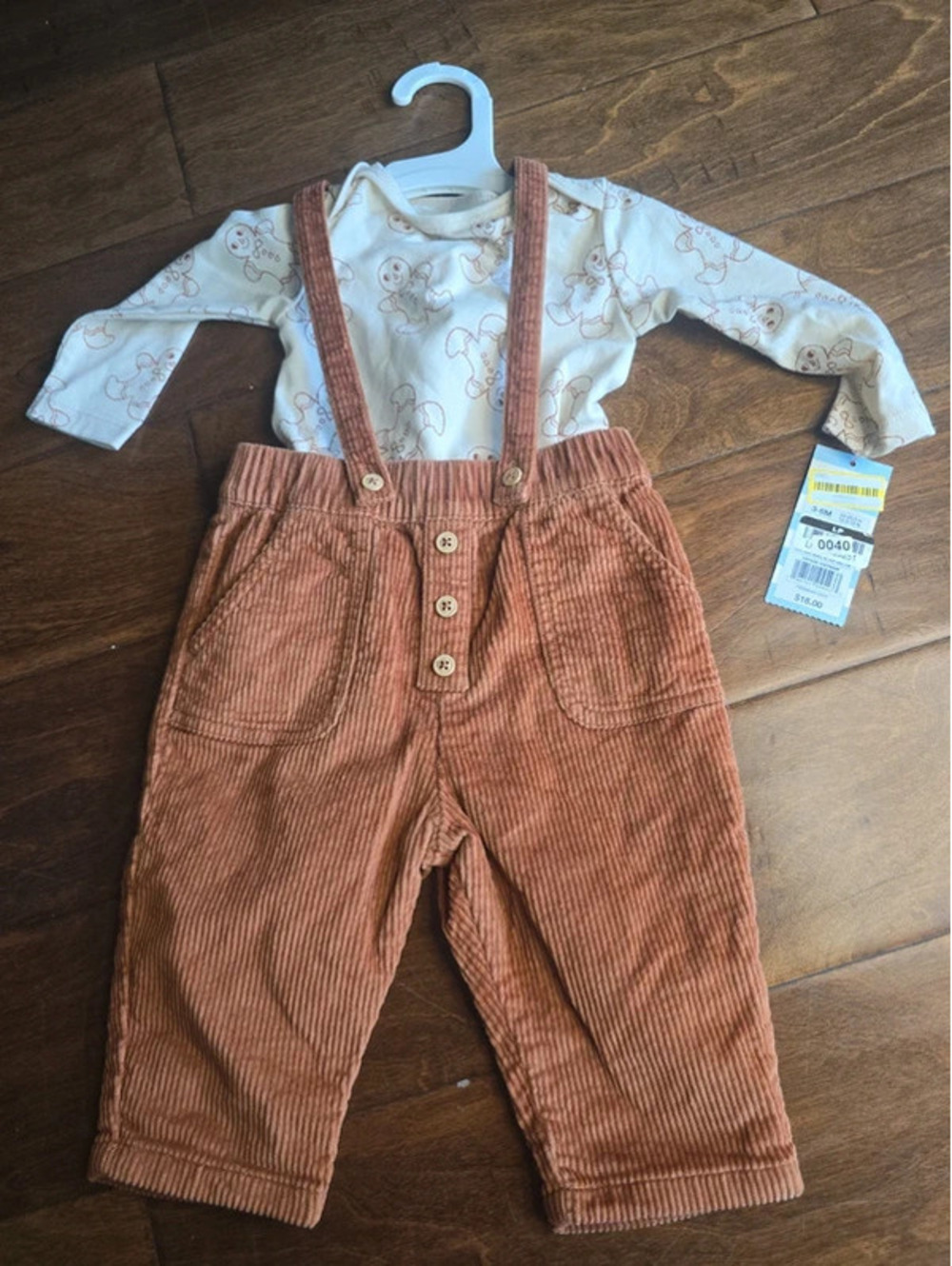 3 to 6m brand new christmas outfit from target item 40G6
